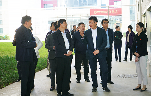 人民教育與同仁堂股份產品營銷分中心達成戰(zhàn)略合作
