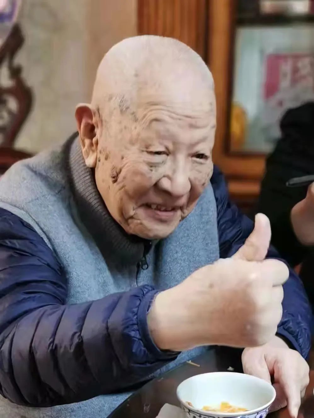 “神炮將軍”去世，打最狠的仗，寫最美情書