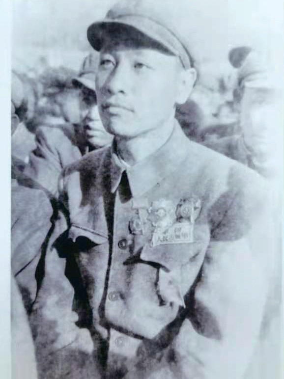 “神炮將軍”去世，打最狠的仗，寫最美情書