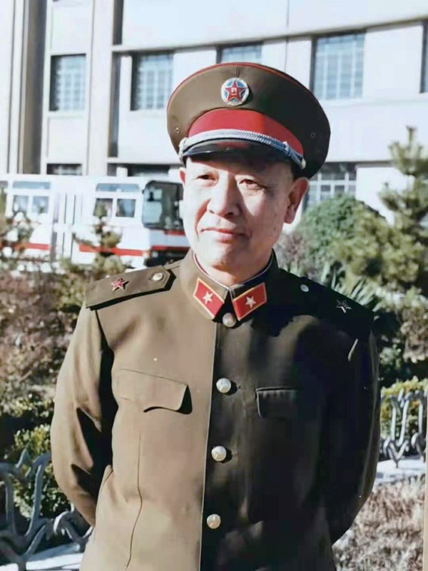 “神炮將軍”去世，打最狠的仗，寫最美情書
