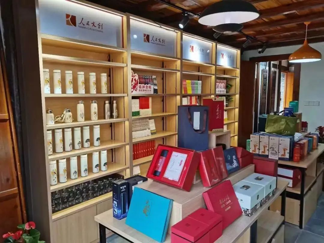 Hi~到這里跟我們來(lái)個(gè)深秋初冬的偶遇吧