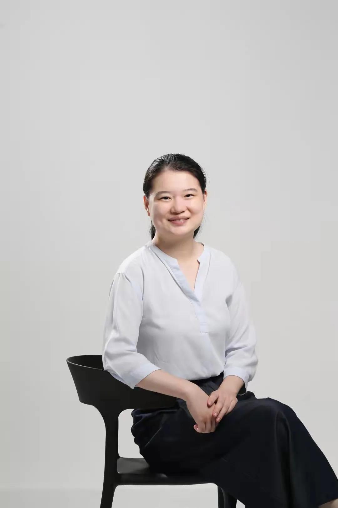 “90后”編劇溫方伊，10年前《蔣公的面子》轟動一時，如今把王蒙作品搬上舞臺