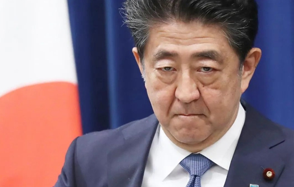 安倍晉三遇襲，退休了仍積極“下場”