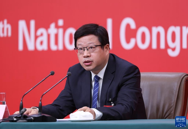 二十大新聞中心舉行首場記者招待會(huì)