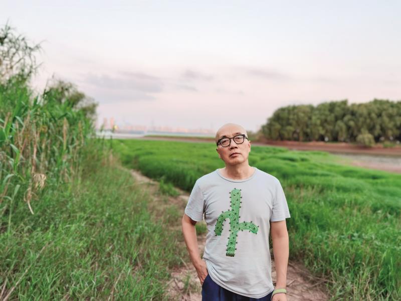 詩(shī)人韓東的日?！捌孥E”