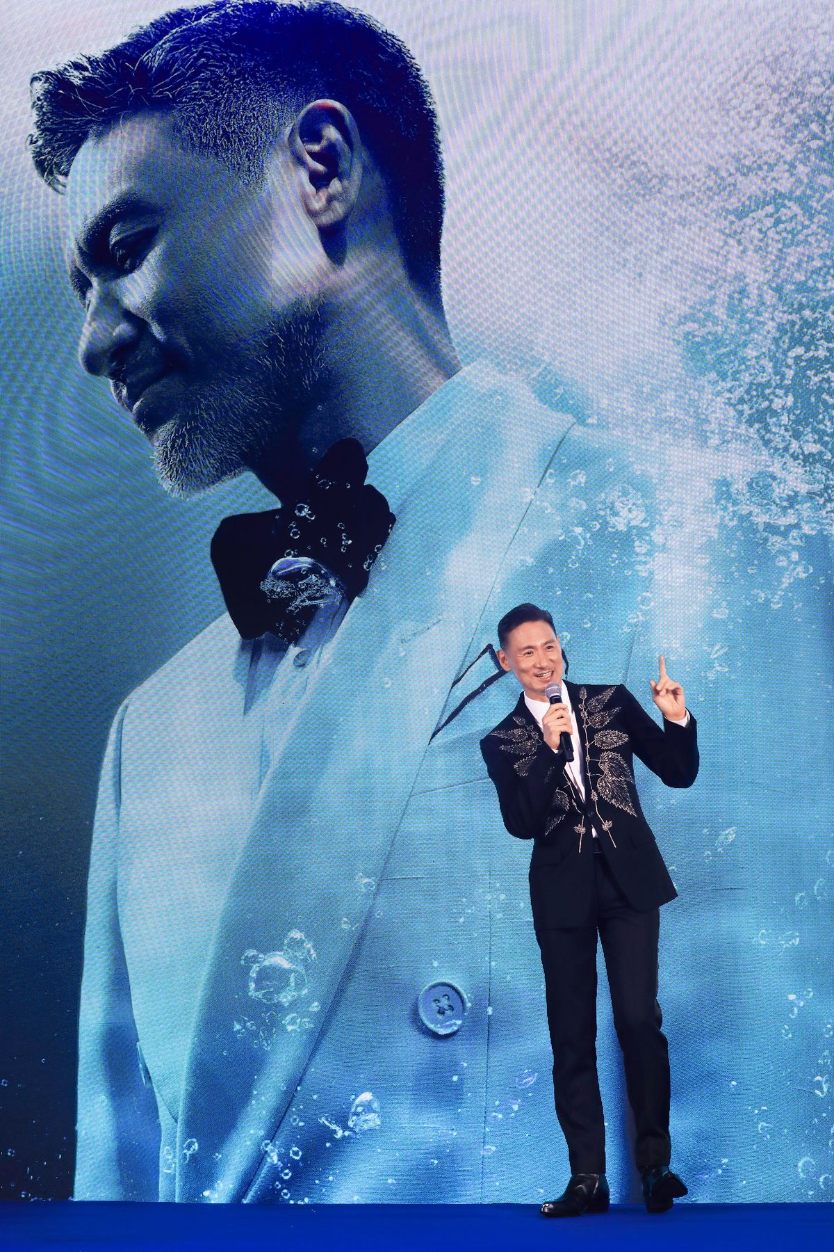 張學(xué)友開(kāi)啟第十次巡演，人生要像水一樣保持彈性