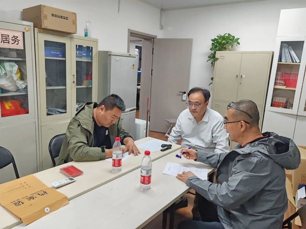 漏水糾紛險(xiǎn)釀“鄰里大戰(zhàn)” 魯谷人民調(diào)解員當(dāng)好“和事老”促和諧
