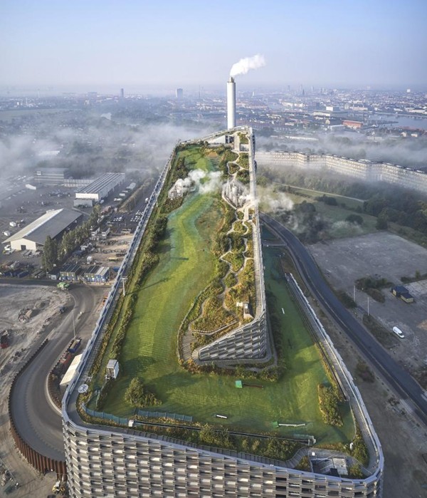 在垃圾廠吃喝玩樂？這地方絕了！