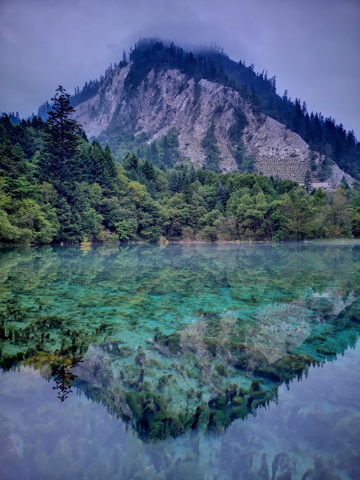 九寨溝風(fēng)景名勝區(qū)：散落人間的藍寶石 